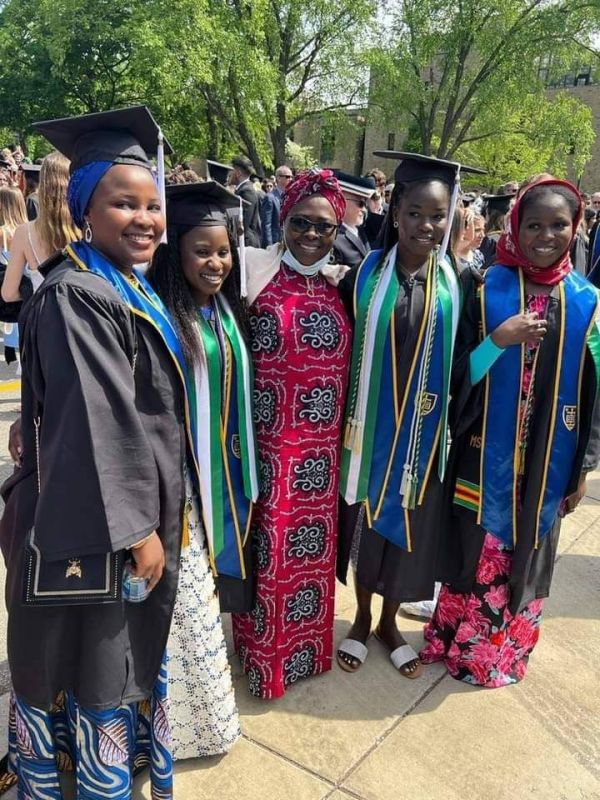 فتيات شيبوك هربن من نيجيريا وحققن إنجازا مهما في أمريكا