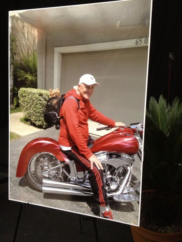 من المصري الذي ترك العمل في فيسبوك وغوغل ليصبح "حانوتي"؟