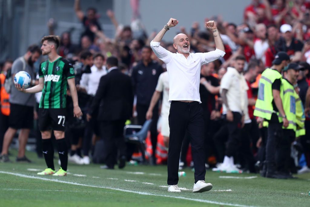 ليلة كُتب فيها التاريخ.. ميلان تكتسي باللون الأحمر بعد فوز الروسونيري بالكالتشيو