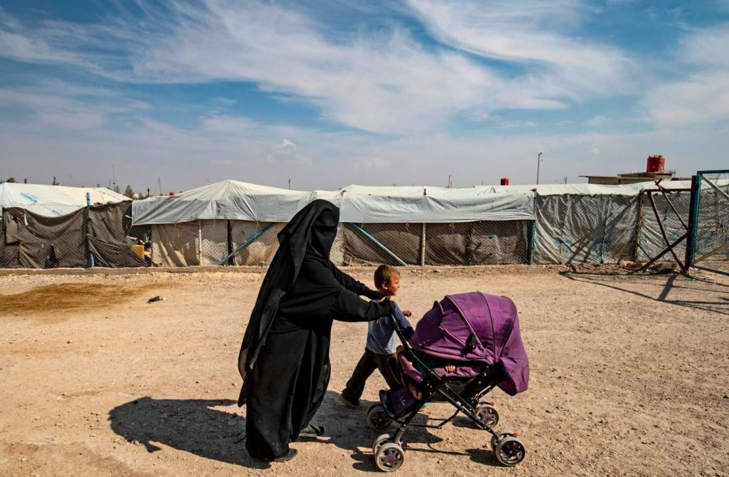 15471 عائلة و56537 شخصا، بينهم 18869 سوريا و29428 عراقيا