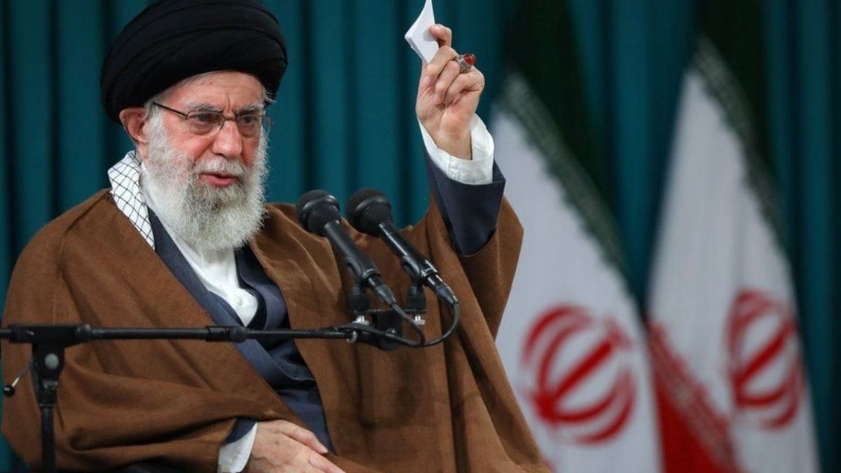 هل يتواطأ إنستغرام مع النظام الإيراني لقمع المحتجين؟