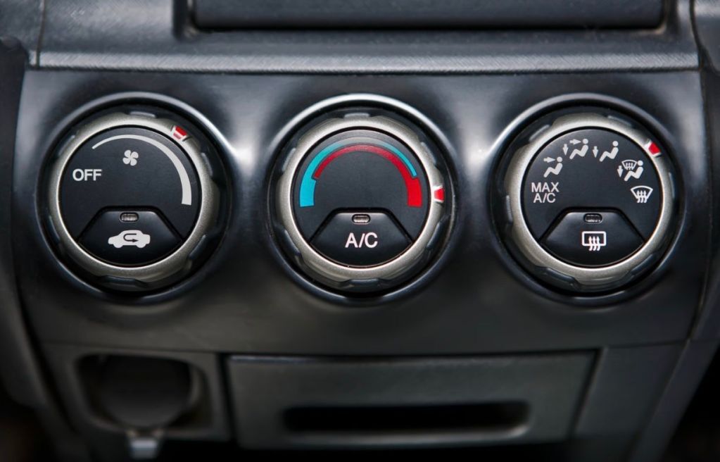 10 نصائح لتقليل استهلاك البنزين في السيارة.. هل تعرفها؟ 4 نصائح لتقليل استهلاك البنزين في السيارة