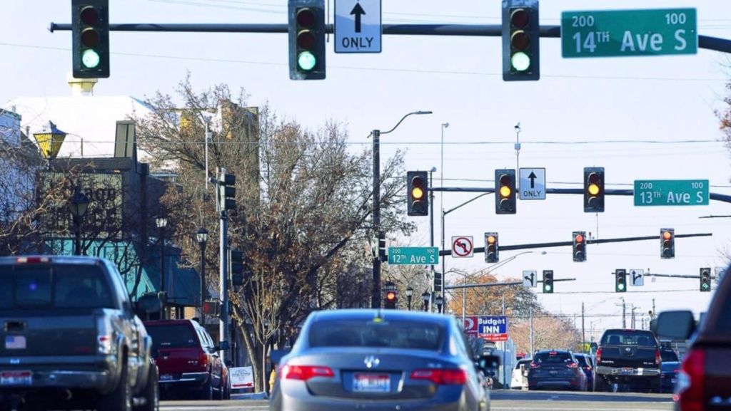 10 نصائح لتقليل استهلاك البنزين في السيارة.. هل تعرفها؟ 8 نصائح لتقليل استهلاك البنزين في السيارة