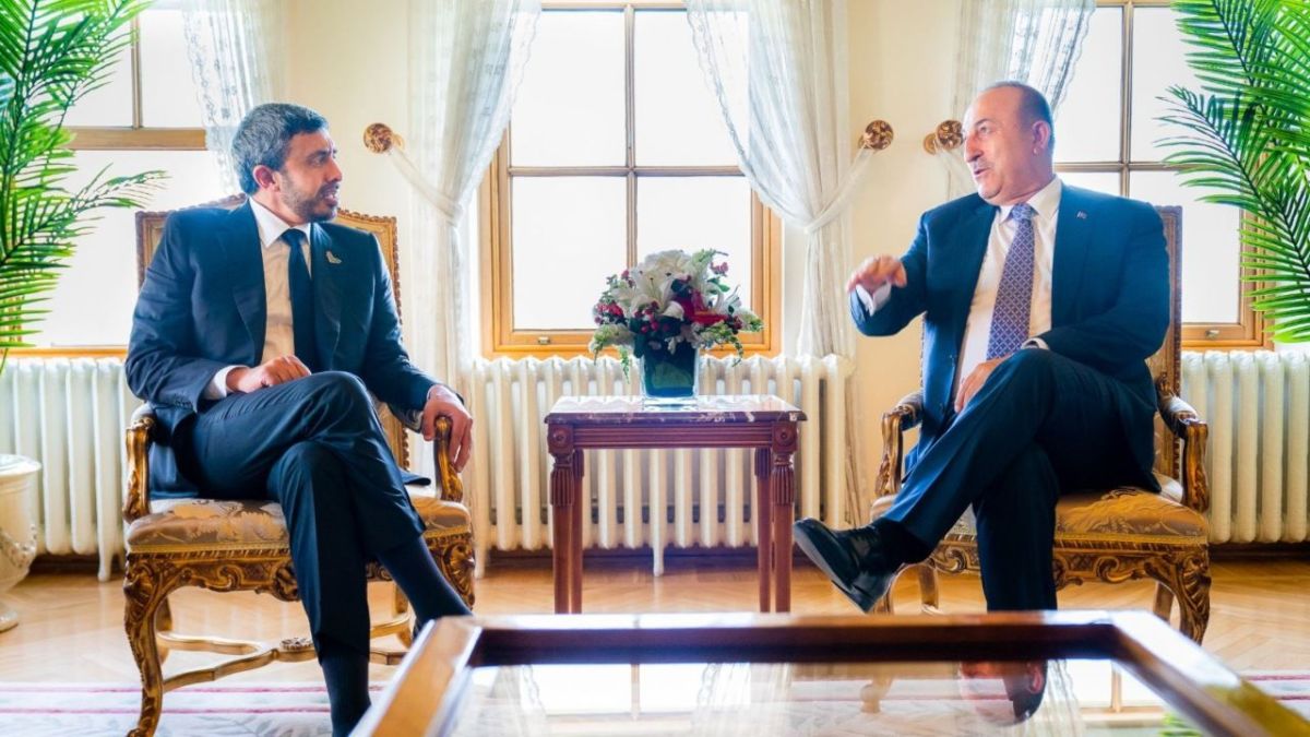 عبدالله بن زايد يلتقي وزير الخارجية التركي