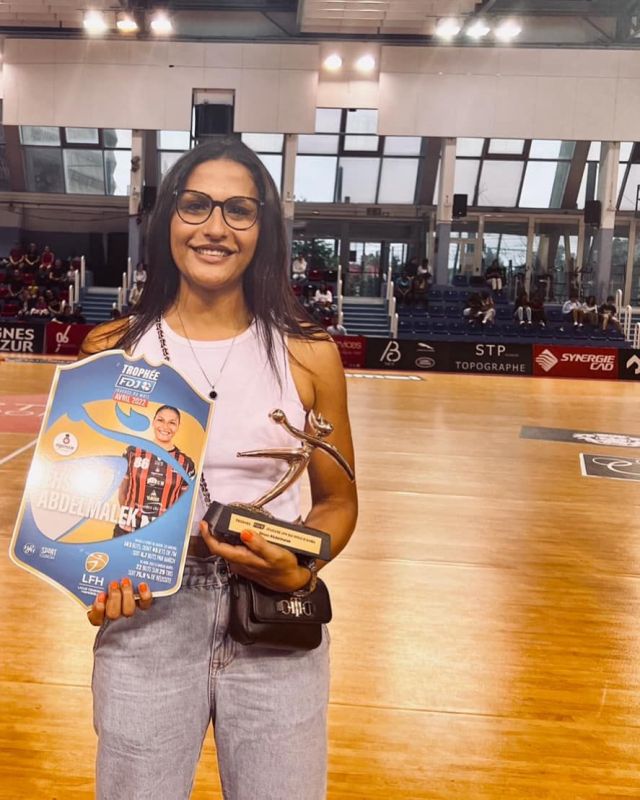 من المصرية بنت السيدة زينب أحسن لاعبة في فرنسا.. وكيف تألقت في كرة اليد والقدم معاً؟