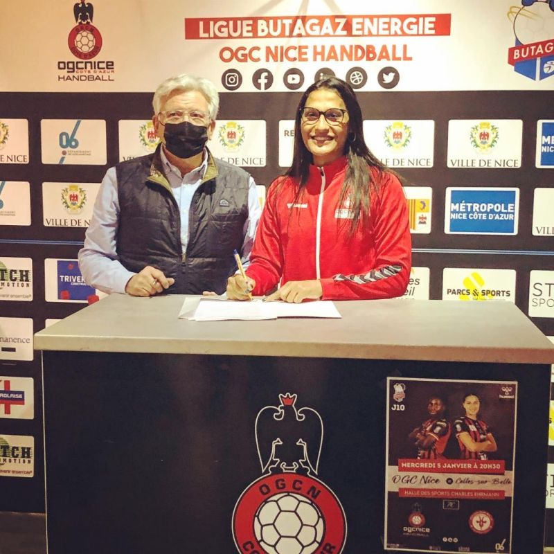 من المصرية بنت السيدة زينب أحسن لاعبة في فرنسا.. وكيف تألقت في كرة اليد والقدم معاً؟