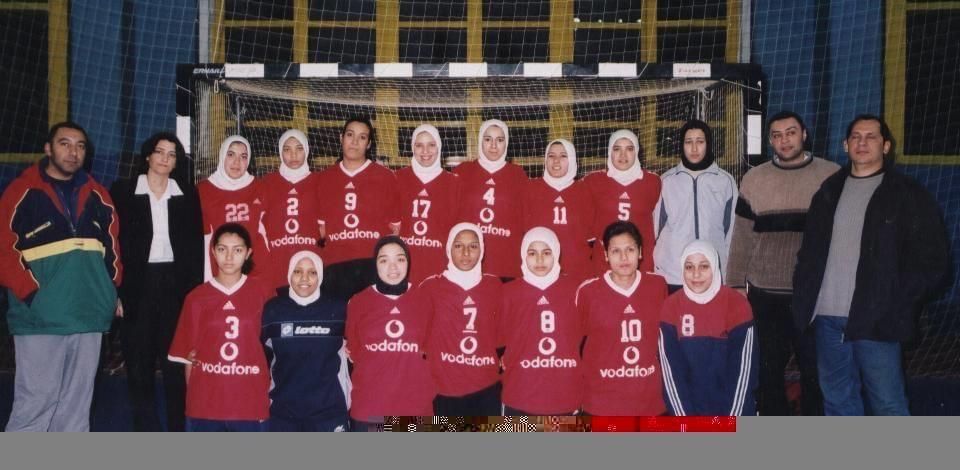 من المصرية بنت السيدة زينب أحسن لاعبة في فرنسا.. وكيف تألقت في كرة اليد والقدم معاً؟