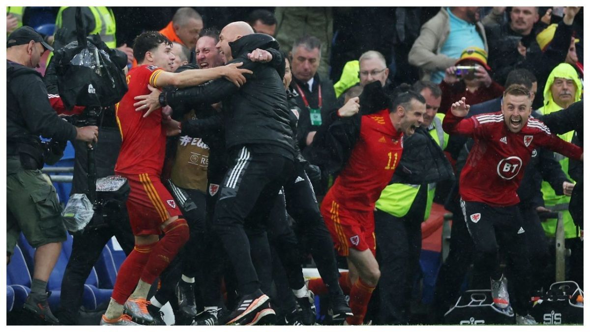 بالصور.. بيل يقود ويلز إلى كأس العالم على حساب أوكرانيا الجريحة