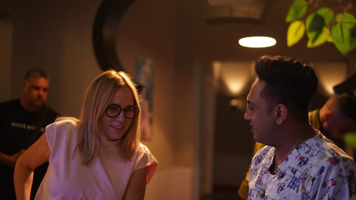 بالصور.. بيومي فؤاد ينتهي من تصوير مشاهد ديكور منزله في "مغامرات كوكو" 3 بالصور.. بيومي فؤاد ينتهي من تصوير مشاهد ديكور منزله في "مغامرات كوكو"