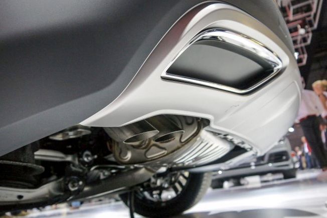 مخارج العادم الوهمية أو المزيفة