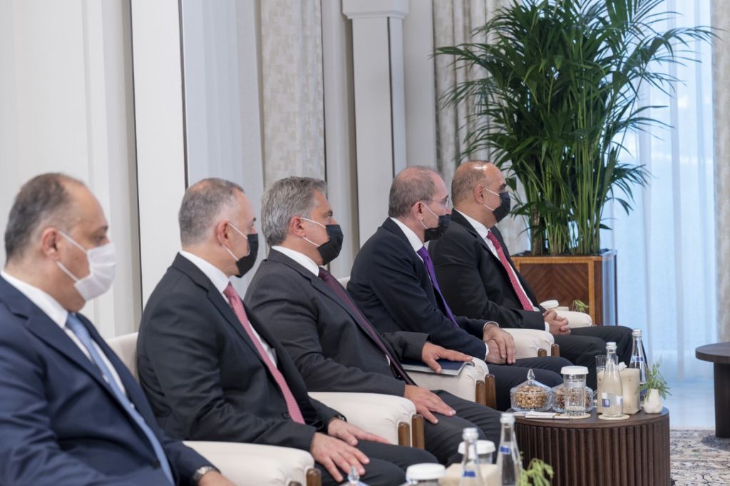 رئيس الإمارات وملك الأردن يبحثان العلاقات الأخوية ومسارات التعاون المشترك