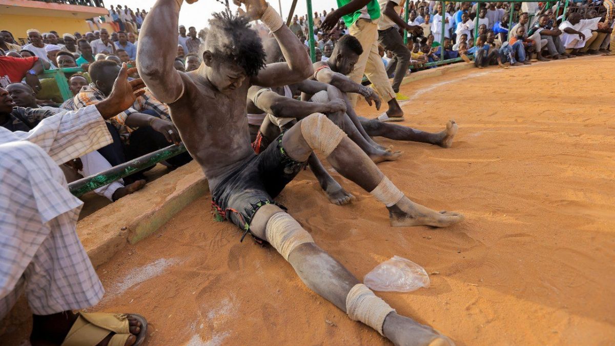 "هذه الرياضة صعبة لكن فيها قوانين".. باتريسيا أول فتاة سودانية تدخل تاريخ المصارعة في بلادها