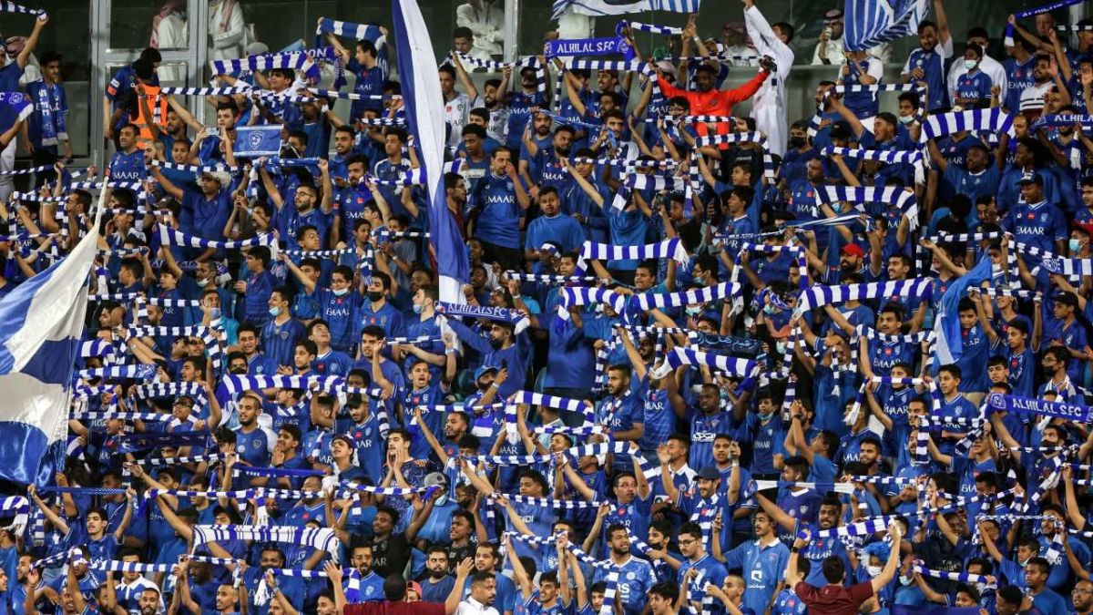 الهلال يفوز بلقب الدوري السعودي.. والأهلي إلى الدرجة الثانية