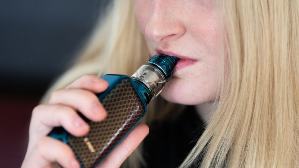ضربة مُوجعة لـ السجائر الإلكترونية (Vaping).. المراهقون في خطر