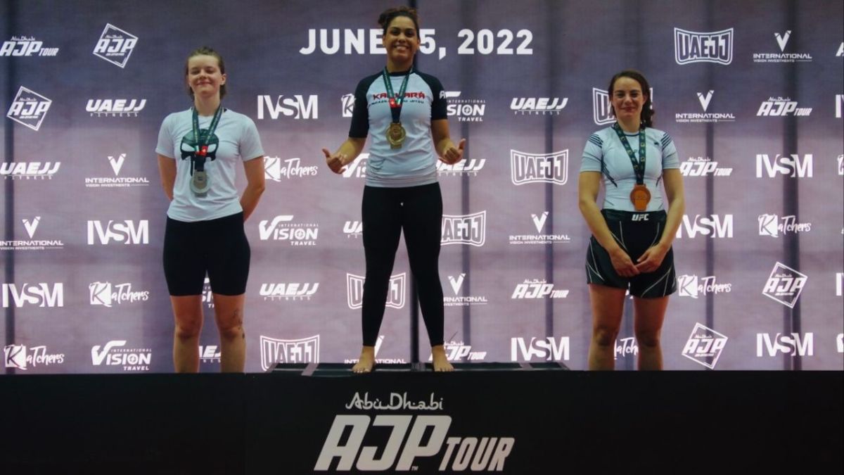 الإمارات.. فضية في الدوري الدولي لرابطة أبوظبي لمحترفي الجوجيتسو 2 الإمارات.. فضية في الدوري الدولي لرابطة أبوظبي لمحترفي الجوجيتسو