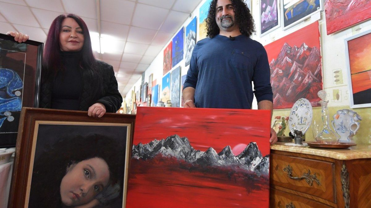 نجل أسامة بن لادن يعرض لوحاته في منطقة نورماندي الفرنسية 3 نجل أسامة بن لادن يعرض لوحاته في منطقة نورماندي الفرنسية