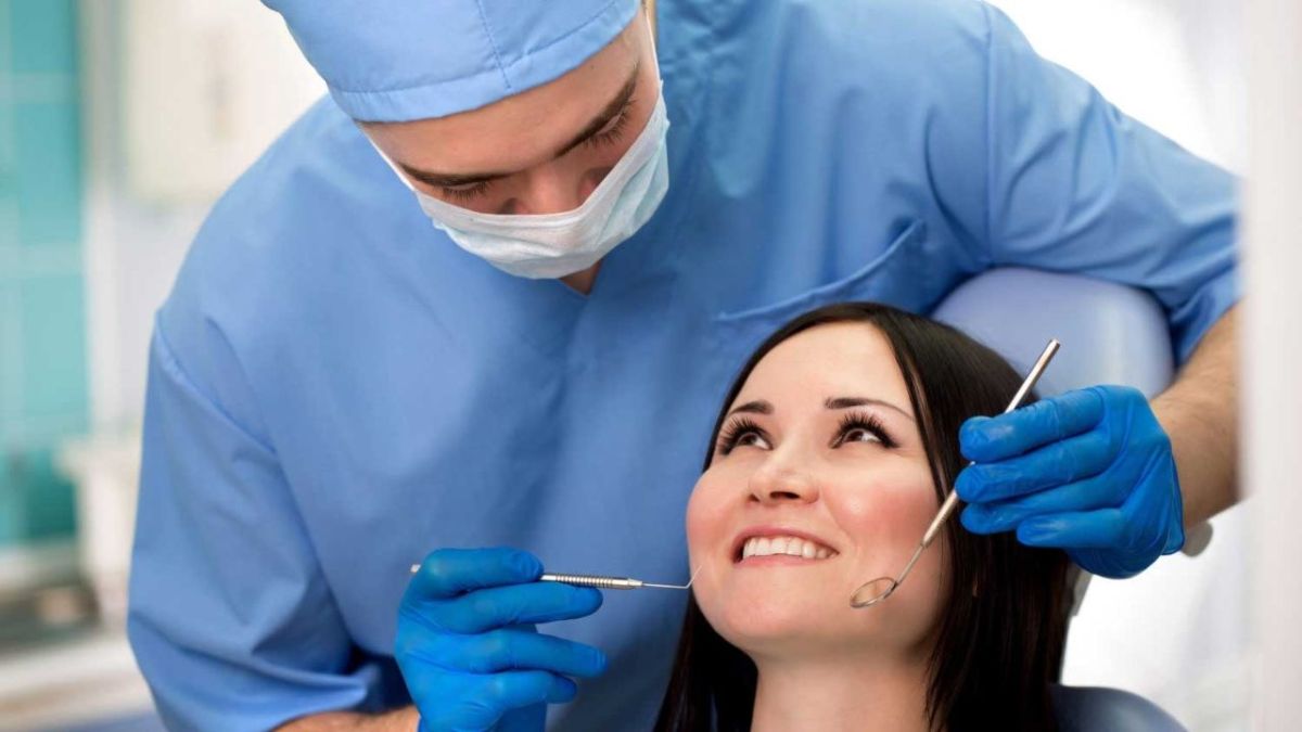 ماذا يفعل طبيب الأسنان؟ وهل هو سعيد في مهنته؟ 1 ماذا يفعل طبيب الأسنان؟ وهل هو سعيد في مهنته؟