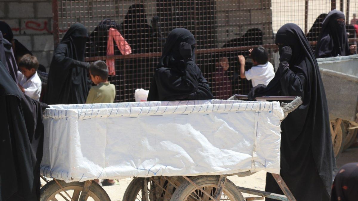 داخل مخيم الهول.. حلم نساء داعش بإعادة دولتهم المزعومة