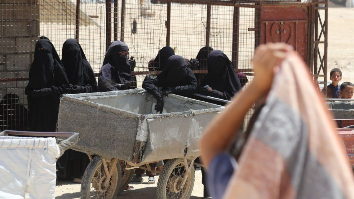 داخل مخيم الهول.. حلم نساء داعش بإعادة دولتهم المزعومة