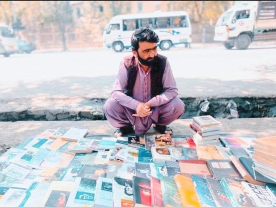 طالبان على عتبة العام في حكم أفغانستان، فماذا حلّ بالشباب الأفغاني وأحلامهم؟