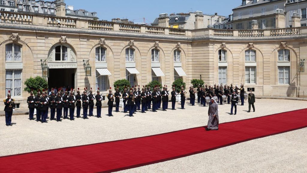 زيارة تاريخية لرئيس الإمارات إلى فرنسا