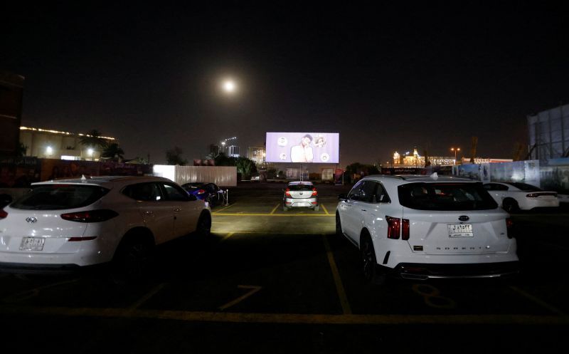 سينما السيارات الوحيدة في بغداد تستقبل الجمهور 1 بغداد