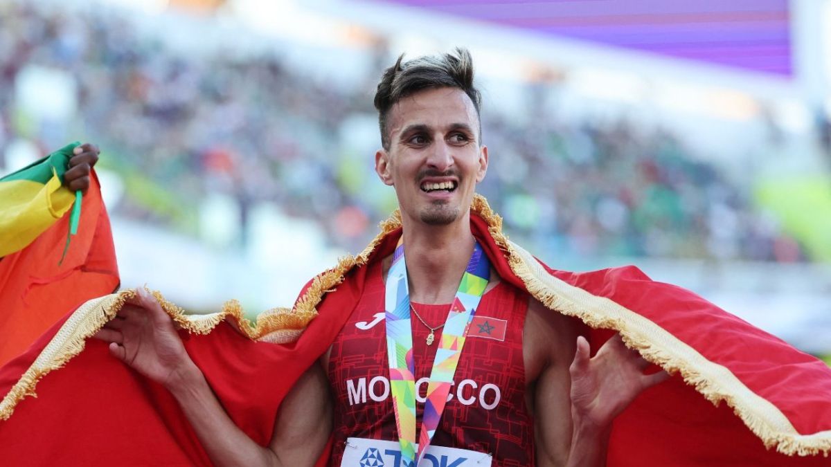 سفيان البقالي.. أسد مغربي قهر المستحيل وأنهى سيطرة كينيا على الذهب العالمي 3 سفيان البقالي.. أسد مغربي قهر المستحيل وأنهى سيطرة كينيا على الذهب العالمي