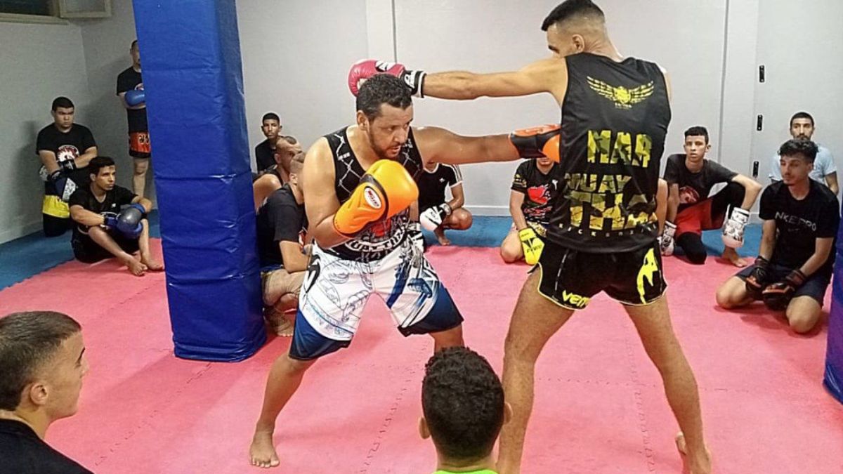 من هو البطل العالمي المغربي في الكيك بوكسينغ