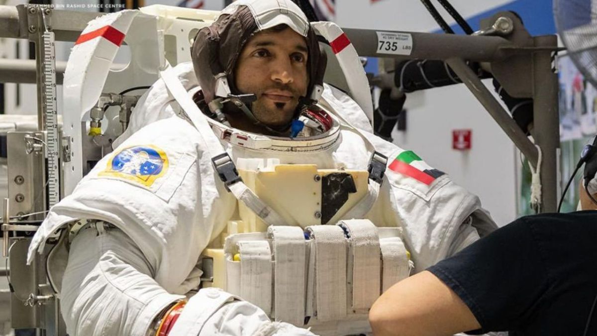 سلطان النيادي.. أول رائد فضاء عربي يقضي مهمة طويلة في الفضاء 1 سلطان النيادي.. أول رائد فضاء عربي يقضي مهمة طويلة في الفضاء