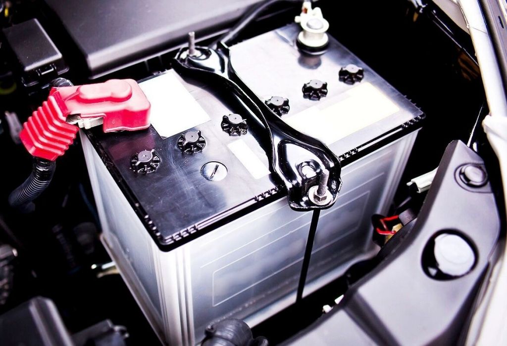 بطارية السيارة