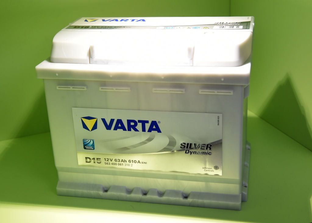 بطارية السيارة