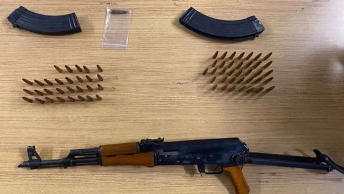 القبض على مسلح "راقب" منزل معارضة إيرانية في نيويورك 1 القبض على مسلح "راقب" منزل معارضة إيرانية في نيويورك