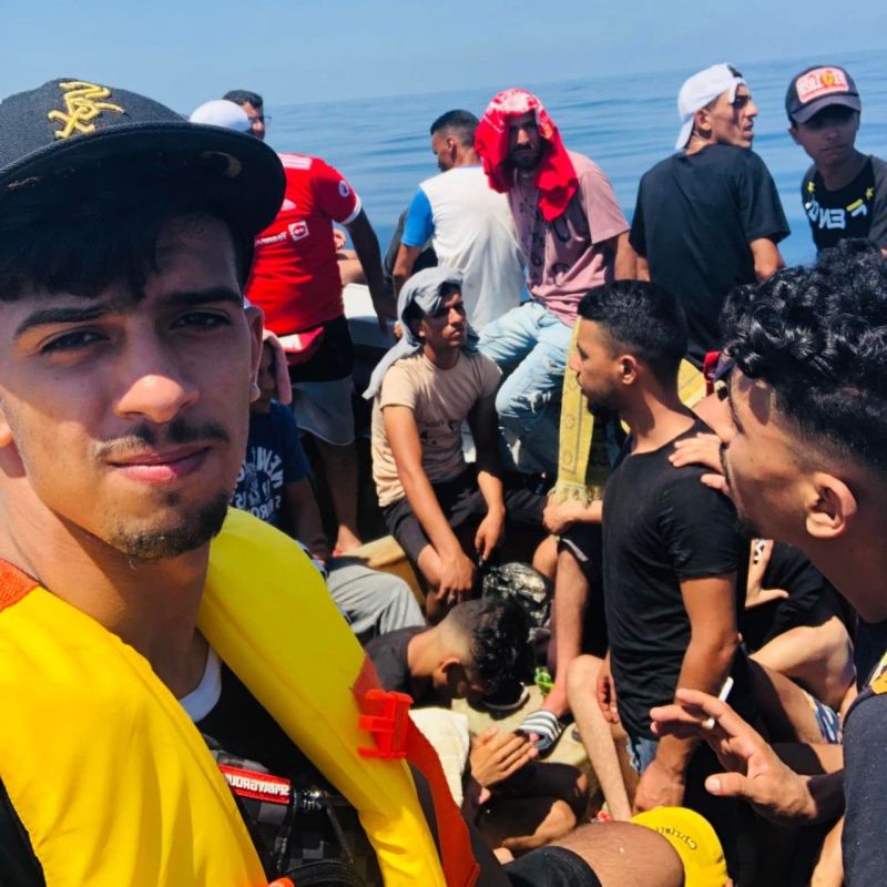 حارس المنتخب التونسي يجتاز الحدود خلسة نحو إيطاليا 1 حارس المنتخب التونسي يجتاز الحدود خلسة نحو إيطاليا