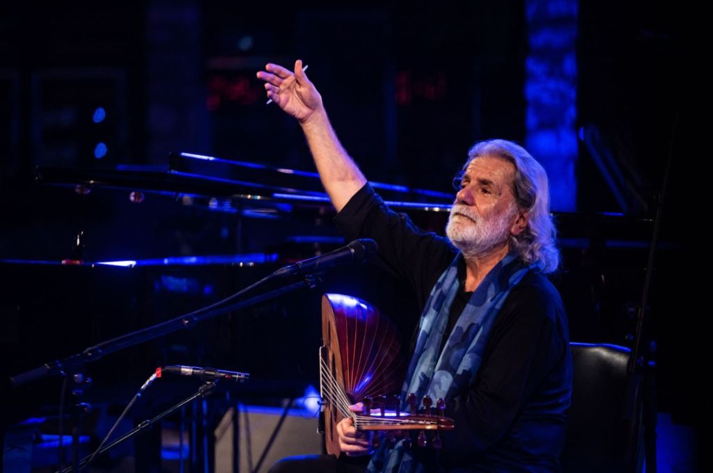 أنغام مذيعة لأول مرة وخيري بشارة يُكذب أحمد زكي.. أبرز أخبار الفن