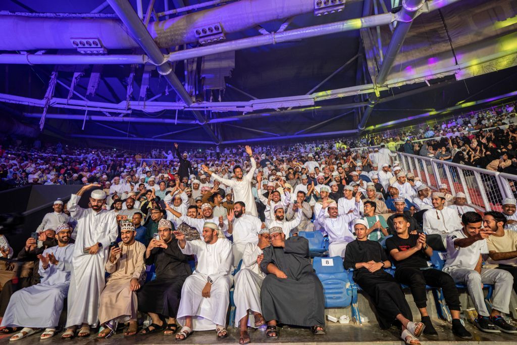 في حفل ضخم.. حسين الجسمي يتألق في سلطنة عمان