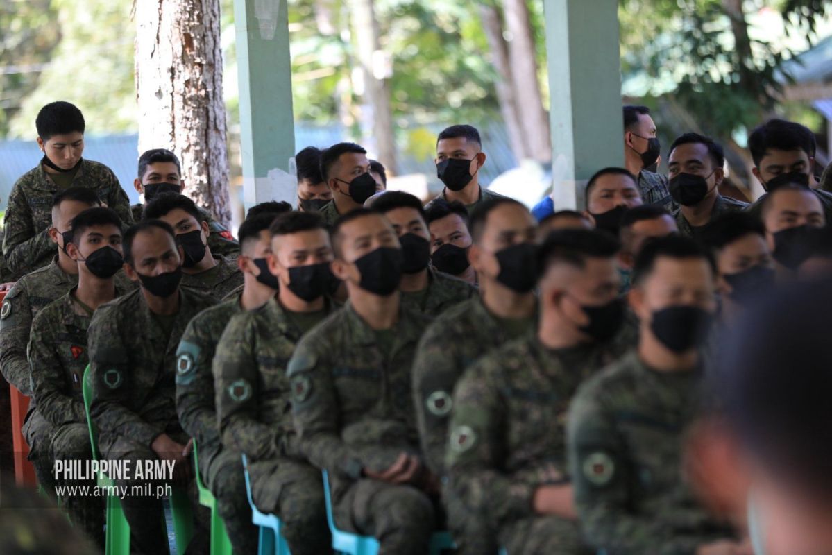 قائد الجيش الفلبيني يشيد بالفرق المتصدية لجماعة أبو سياف 1 قائد الجيش الفلبيني يشيد بالفرق المتصدية لجماعة أبو سياف