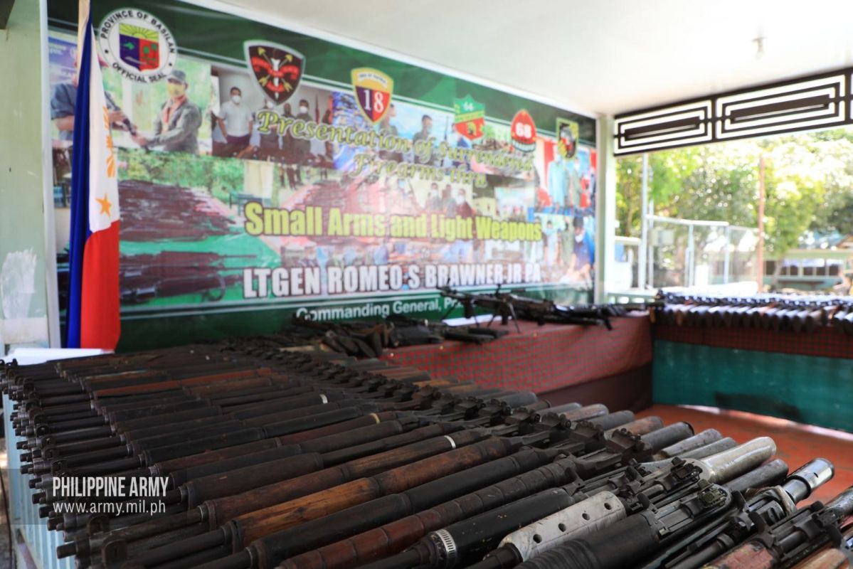 قائد الجيش الفلبيني يشيد بالفرق المتصدية لجماعة أبو سياف 2 قائد الجيش الفلبيني يشيد بالفرق المتصدية لجماعة أبو سياف