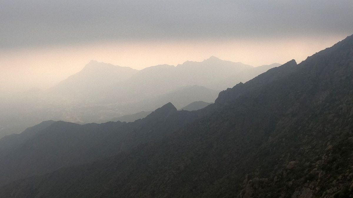 مدينة الضباب في السعودية.. باردة وممطرة في الصيف 3 مدينة الضباب في السعودية.. باردة وممطرة في الصيف