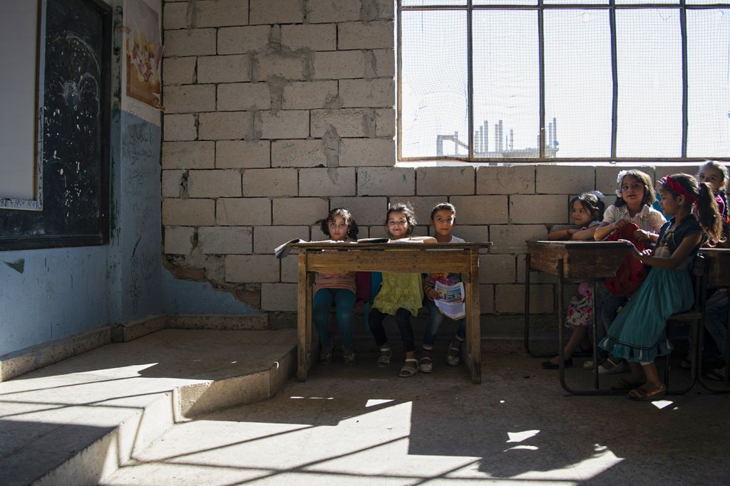 إدلب.. هيئة تحرير الشام تستثمر في المدارس الدينية أمام غياب الرقابة