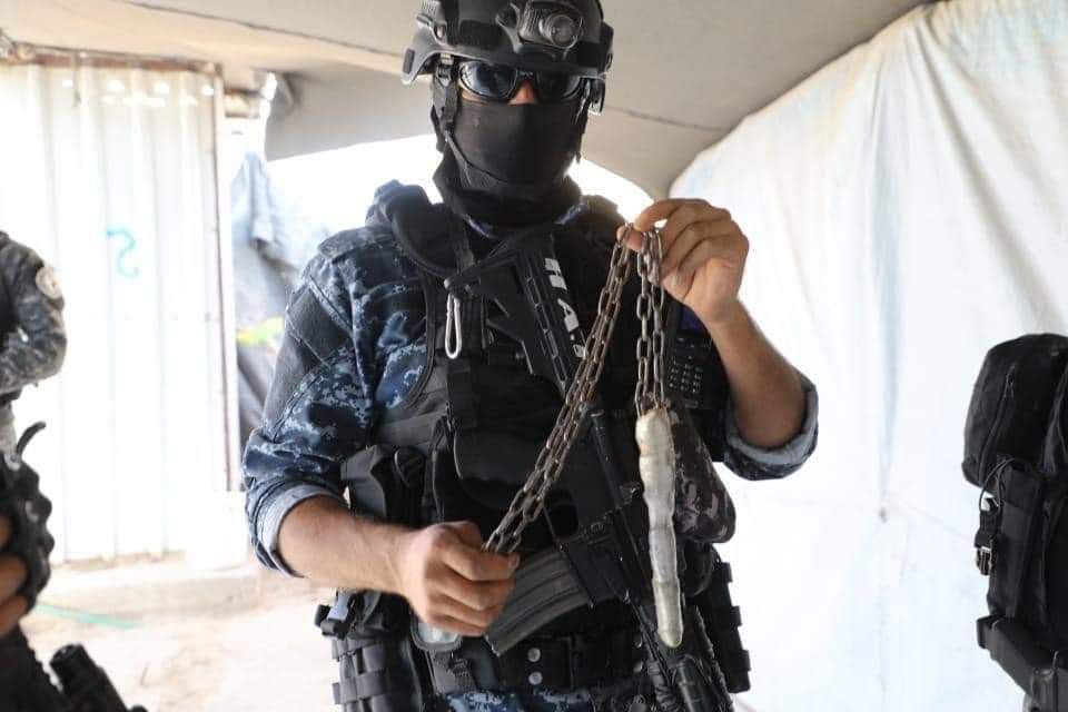 العثور على أدوات قتل وتعذيب في مخيم الهول