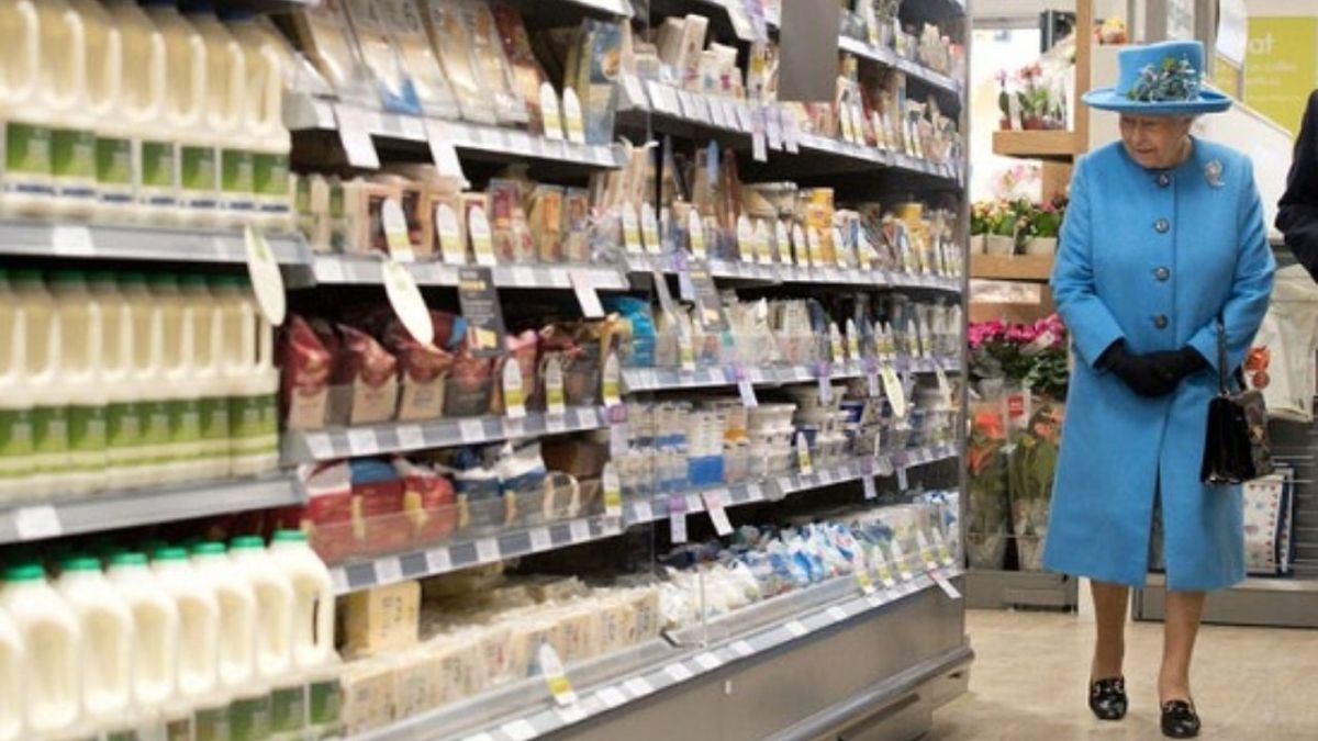 صور من تاريخ الملكة إليزابيث