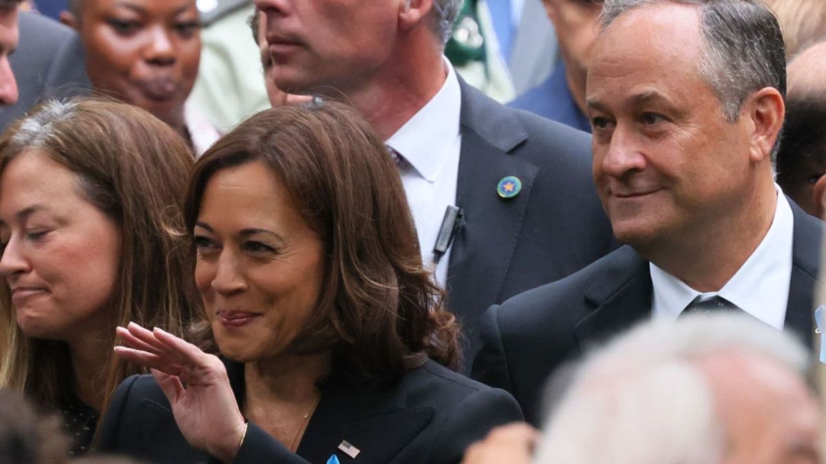 أمريكيون يحيون ذكرى هجمات 11 سبتمبر وسط أجواء من الحزن 5 أمريكيون يحيون ذكرى هجمات 11 سبتمبر وسط أجواء من الحزن