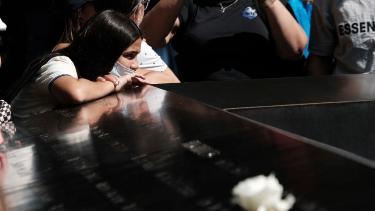 أمريكيون يحيون ذكرى هجمات 11 سبتمبر وسط أجواء من الحزن 7 أمريكيون يحيون ذكرى هجمات 11 سبتمبر وسط أجواء من الحزن