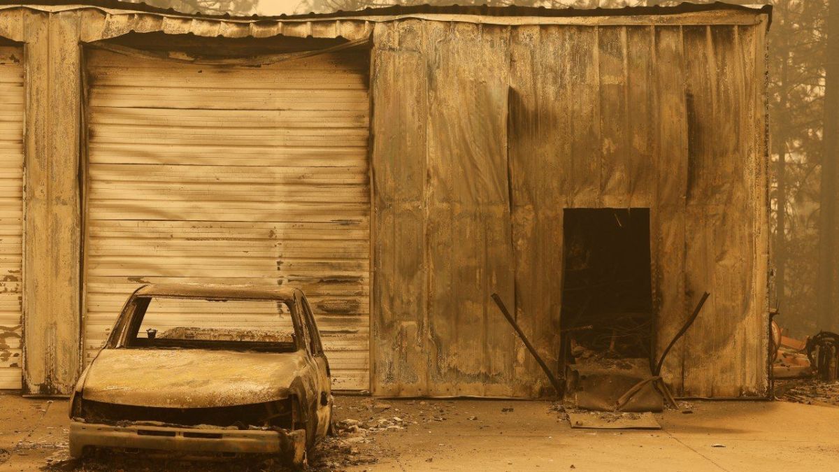 حرائق كاليفورنيا تتمدد إلى جبال في وسط الولاية الأمريكية