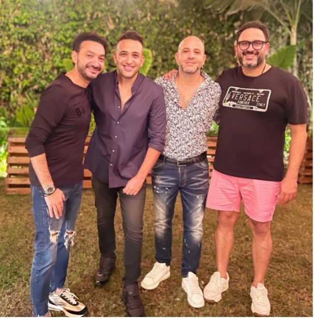 في أخبار الفن.. نجوم يحتفلون بعيد ميلاد أكرم حسني