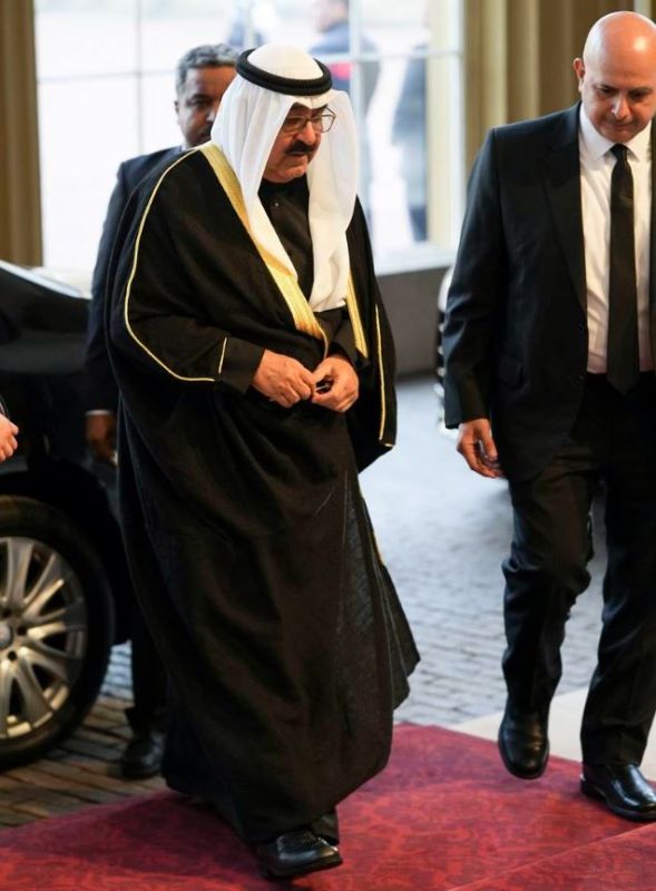 بالصور.. ملوك وزعماء عرب شاركوا في جنازة الملكة إليزابيث الثانية 4 بالصور.. ملوك وزعماء عرب شاركوا في جنازة الملكة إليزابيث الثانية