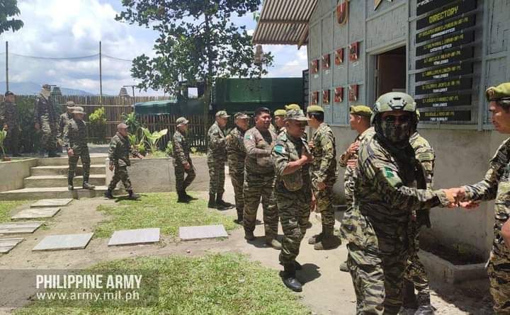 الجيش الفلبيني يعيد النظر في اتفاقات السلام مع المتمردين 1 الجيش الفلبيني يعيد النظر في اتفاقات السلام مع المتمردين