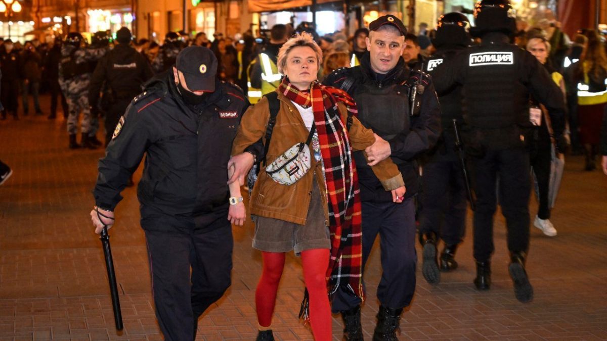 ليلة الأربعاء السوداء في روسيا.. بوتين يفقد السيطرة وقواته أيضا