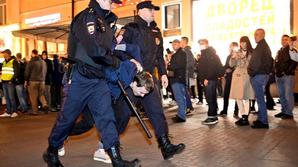 ليلة الأربعاء السوداء في روسيا.. بوتين يفقد السيطرة وقواته أيضا