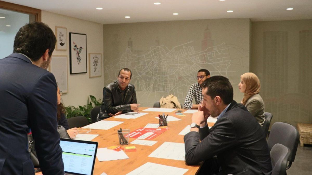 حاضنات الأعمال.. مساحة لتطوير مشاريع المقاولين الشباب في المغرب